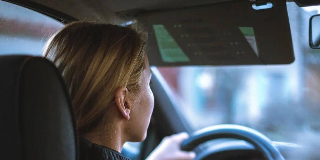 Insultos y bocinazos: Así se sienten las mujeres al volante