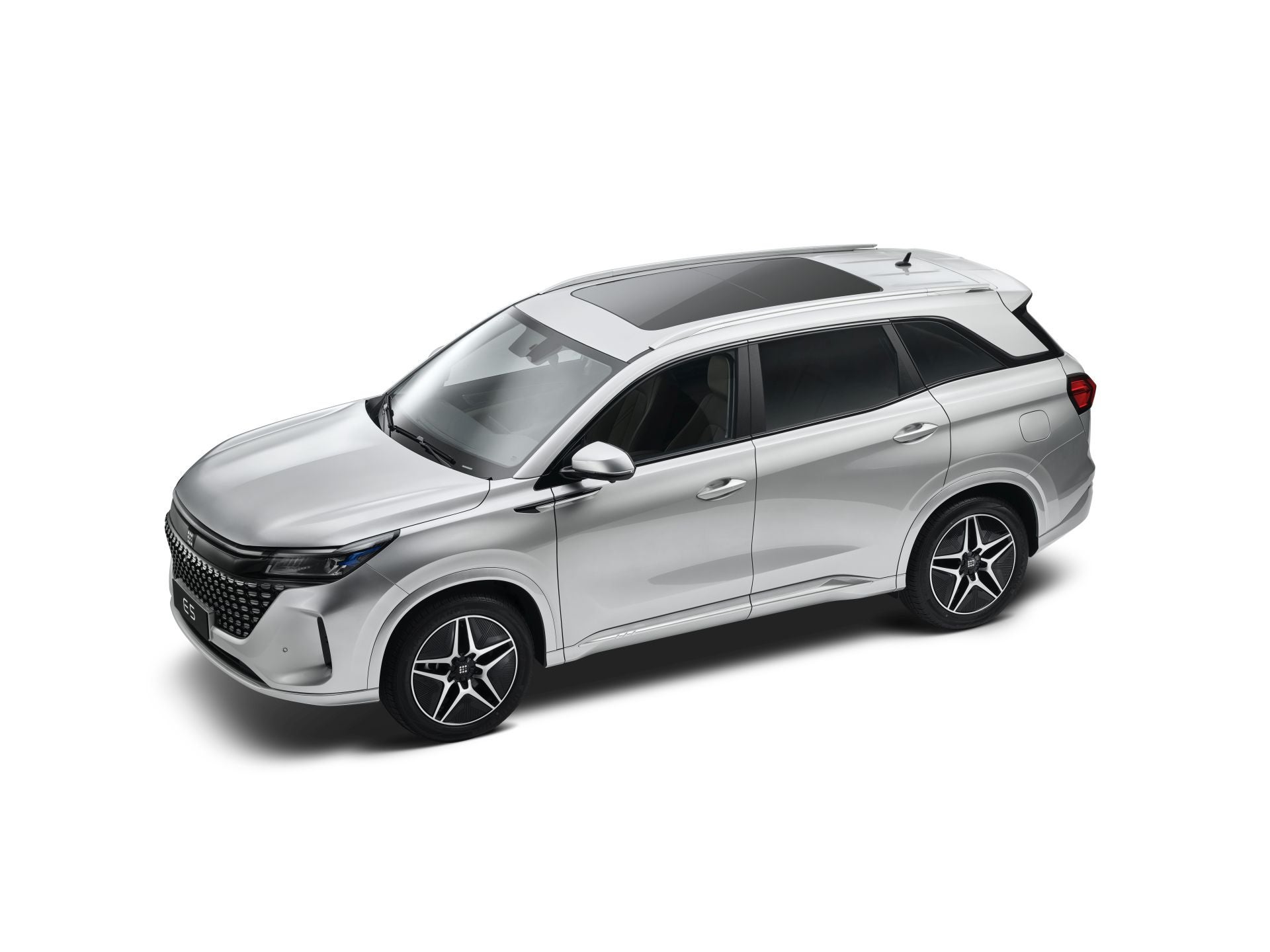 DFSK E5, un interesante SUV de siete plazas, híbrido enchufable