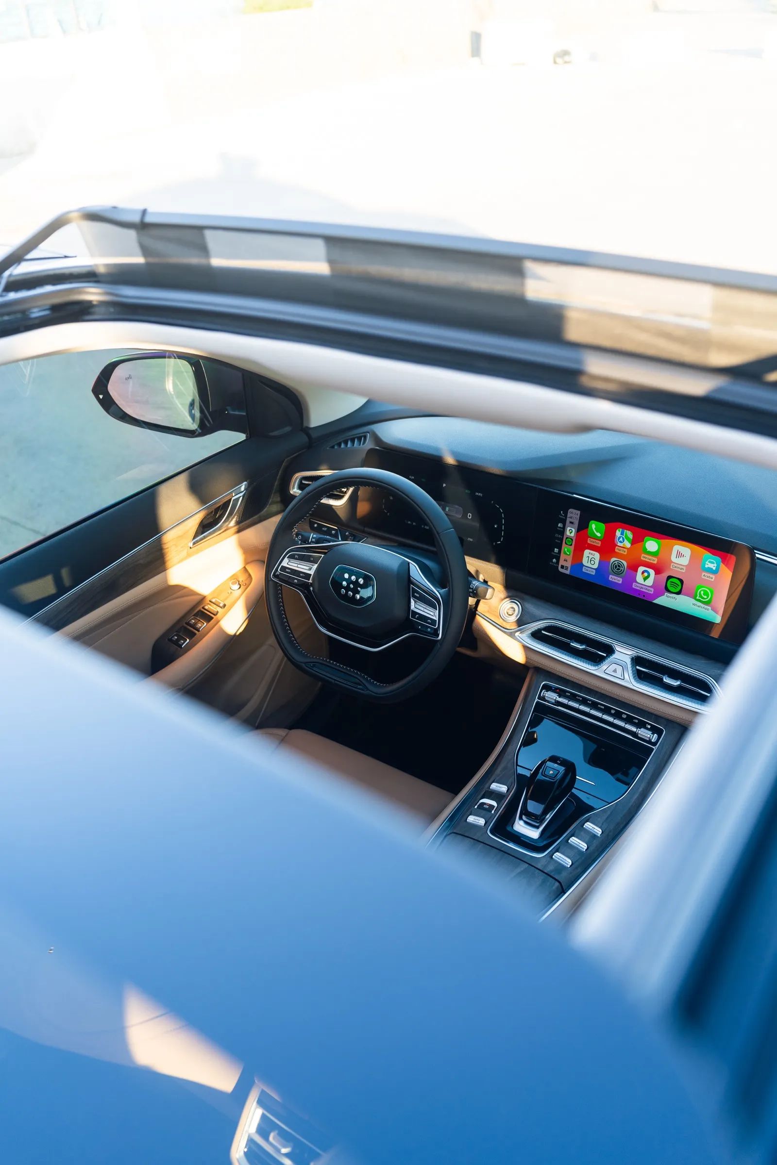 DFSK E5, un interesante SUV de siete plazas, híbrido enchufable