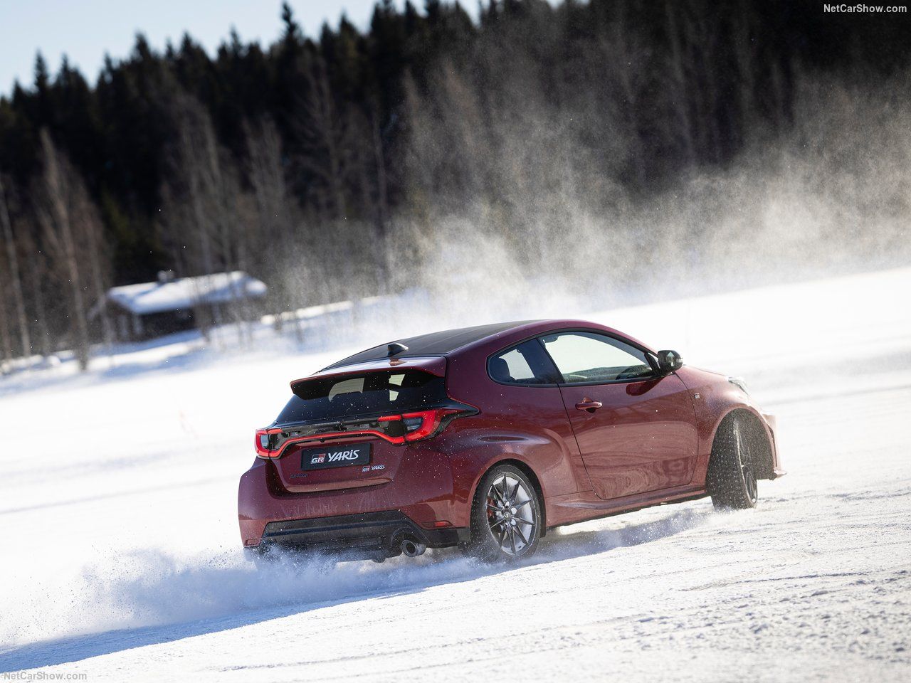 La potencia se ha incrementado en 15 CV y el par sube 30 Nm, con unos valores máximos que pasan de 261 CV y 360 Nm a 280 CV y 390 Nm.