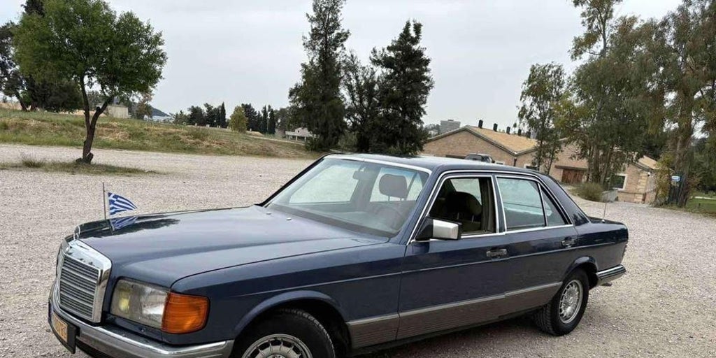 Sale a la venta el coche de Andreas Papandreu