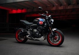Triumph desvela la Trident Triple Tribute, un guiño a su histórico repóker en la Isla de Man