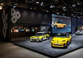 Renault acude a Automobile Barcelona con su gama E-Tech para democratizar la movilidad eléctrica
