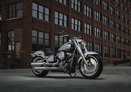 Nueva Harley-Davidson Fat Boy Gray Ghost, un reluciente homenaje al 35º aniversario del icónico modelo
