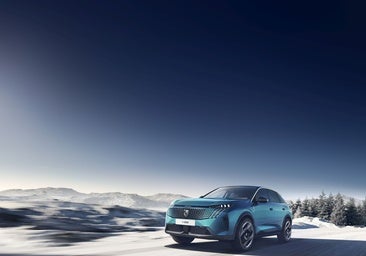 Peugeot lanza los E-3008 y E-5008 Dual Motor, con tracción total y 325 CV