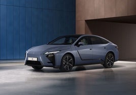 La octava generación del Lexus ES hace su puesta de largo en Europa