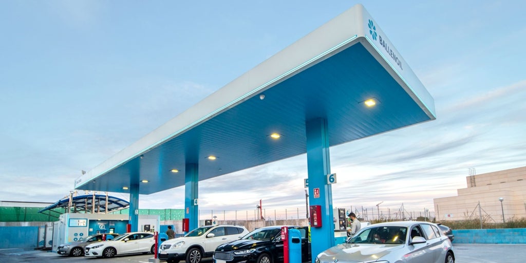 ¿Por qué son tan baratas las gasolineras low cost?