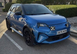 Nos subimos en el futuro de Alpine: Compacto, electrizantemente divertido y con mucha personalidad