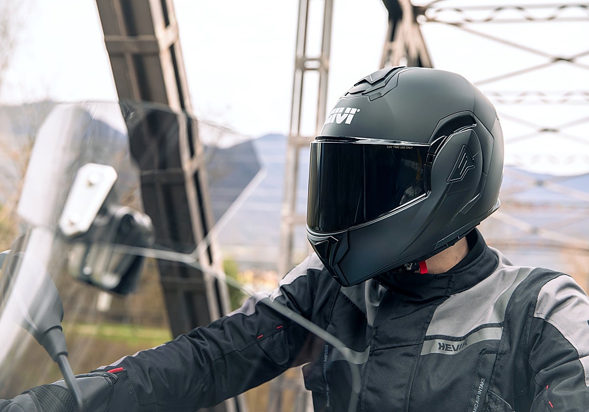 Nuevos cascos modulares GIVI X.50 y X.30: comodidad, seguridad y estilo