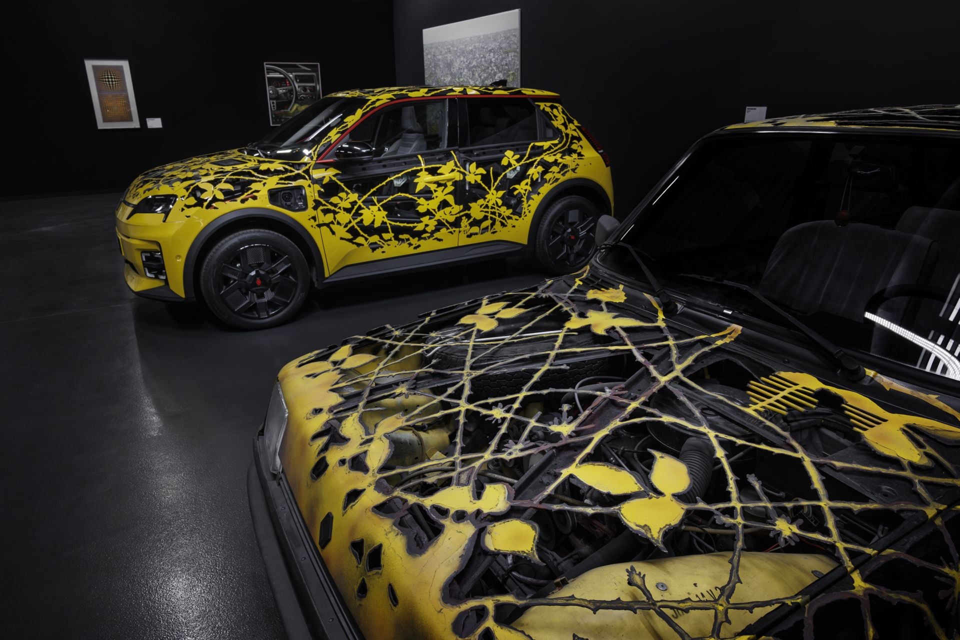 El tesoro automovilístico está formado por cientos de vehículos cuidadosamente conservados y restaurados, estos vehículos abarcan la historia de Renault desde el primer coche construido por Louis Renault en 1898 (Tipo A) hasta los modelos de antes de la guerra, los coches de Fórmula 1, los emblemáticos Alpine y los visionarios coches conceptuales