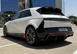 ¿Un eléctrico con 'tacto' a combustión? Nos subimos al Hyundai Ioniq 5 N