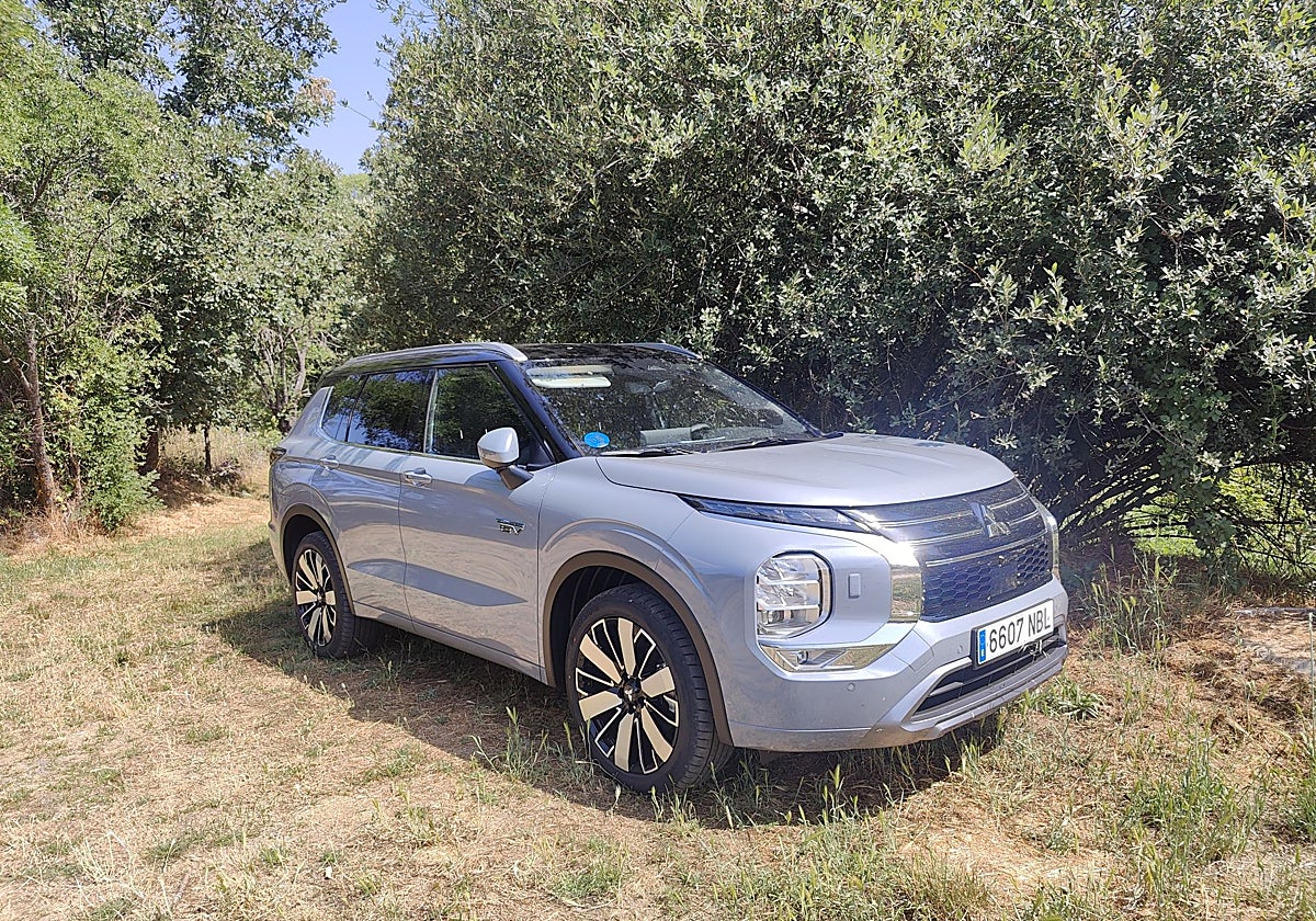 El nuevo Mitsubishi Outlander PHEV: Innovación híbrida enchufable desde 48.300 euros en España