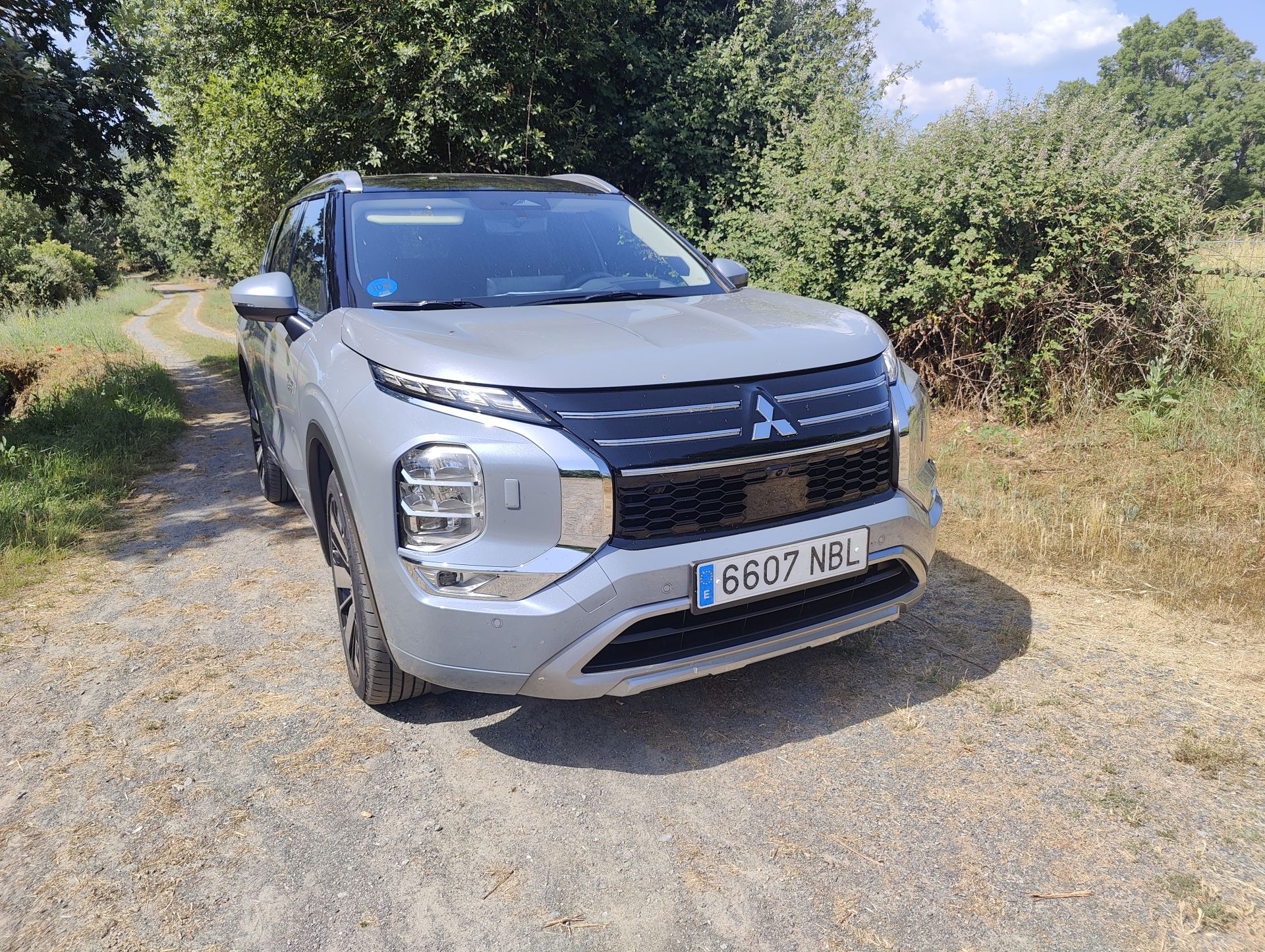 El Sistema S-AWC: Máxima tracción y control inteligente en cualquier terreno con el Outlander PHEV.