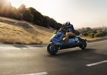 BMW propone nuevos colores y equipamiento opcional para su eléctrico CE 04