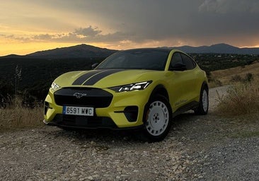 Al volante del Mustang Mach-E Rally: Cuando ensuciarse es lo más divertido