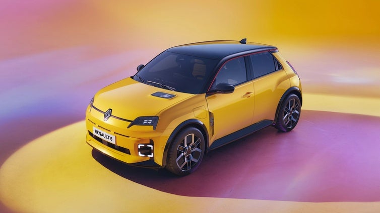 Renault, encaminada para cerrar 2025 en el podio de ventas español