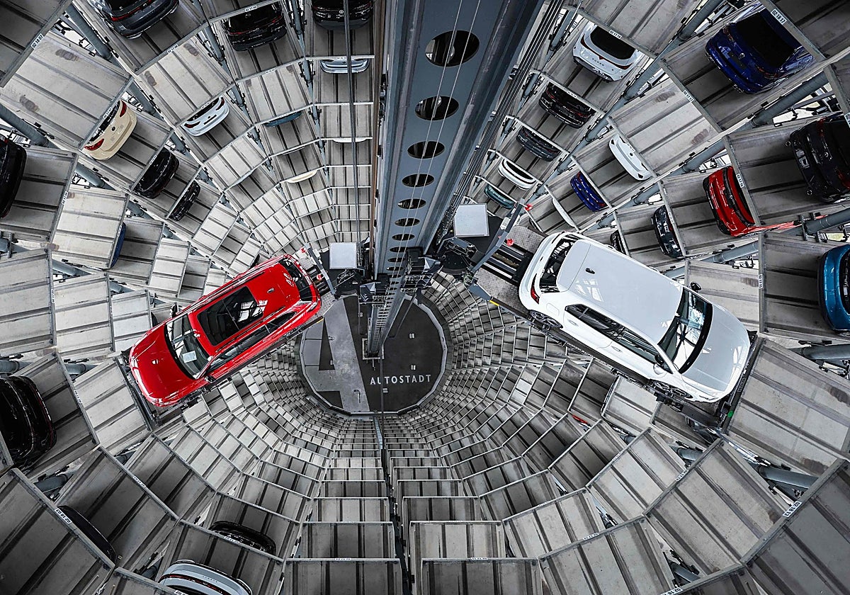 Vista interna de la fábrica de Volkswagen en Wolfsburg