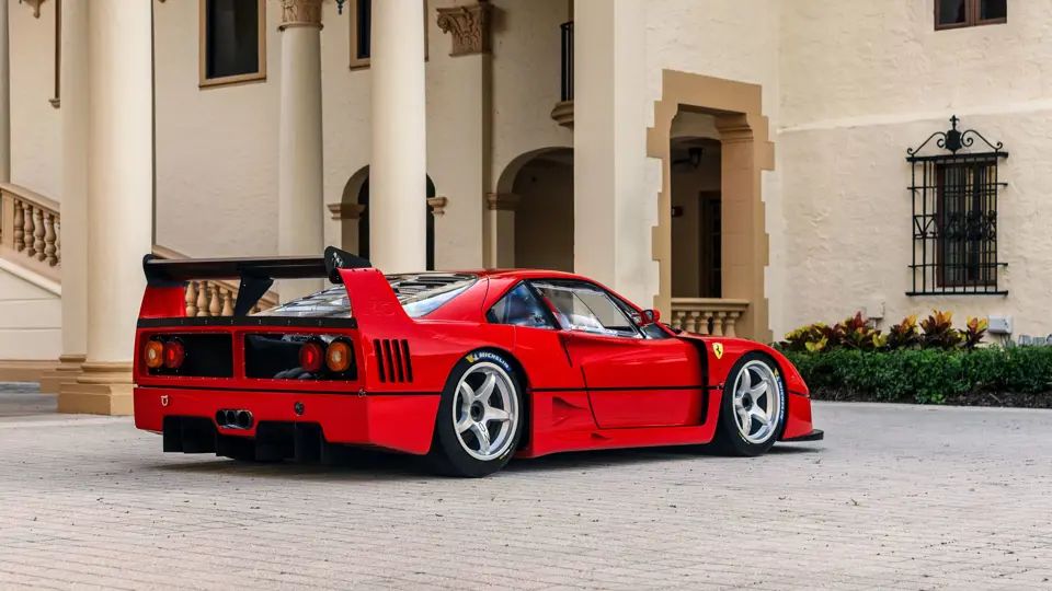 Su primer dueño fue Walter Hagmann, coleccionista suizo que también poseía modelos como el 275 GTB/4 y el F50. En 1993 sufrió un leve accidente en Mugello, tras el cual Michelotto reparó el coche.