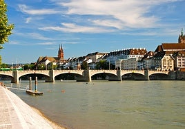 La solución de una ciudad de Suiza para reducir el tráfico: 1.600 euros para gastar en transporte público si das de baja tu coche