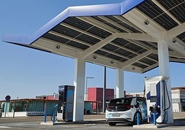 ¿Adiós a la ansiedad por la autonomía? El 91% cree que España está lista para viajar en coche eléctrico