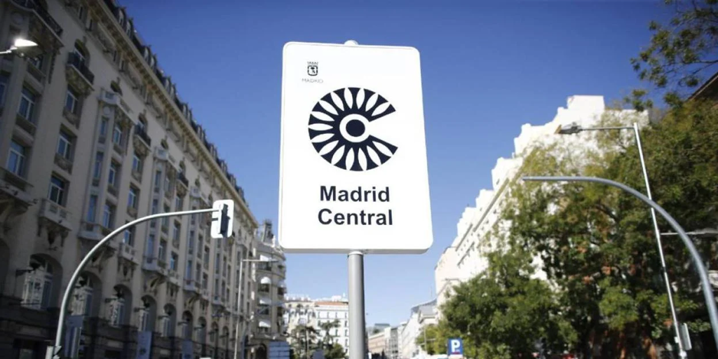Más restricciones: coches sin etiqueta, prohibidos incluso para residentes a partir de enero