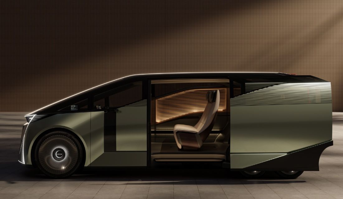 El formato inusual permite un habitáculo diáfano, puertas amplias y una disposición interior enfocada en la privacidad, la serenidad y la libertad de movimiento.