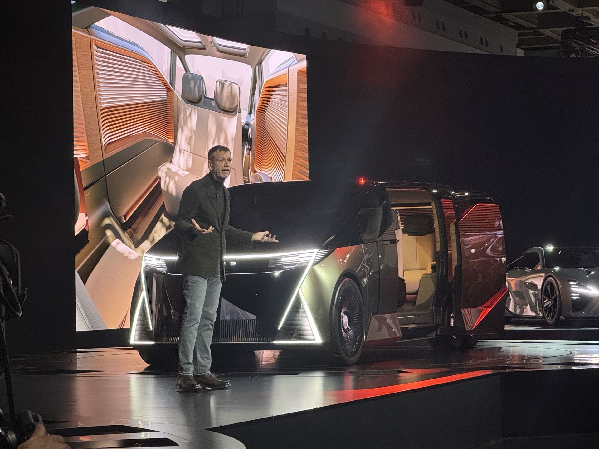 Simon Humphries, director de Diseño de Toyota y Lexus.