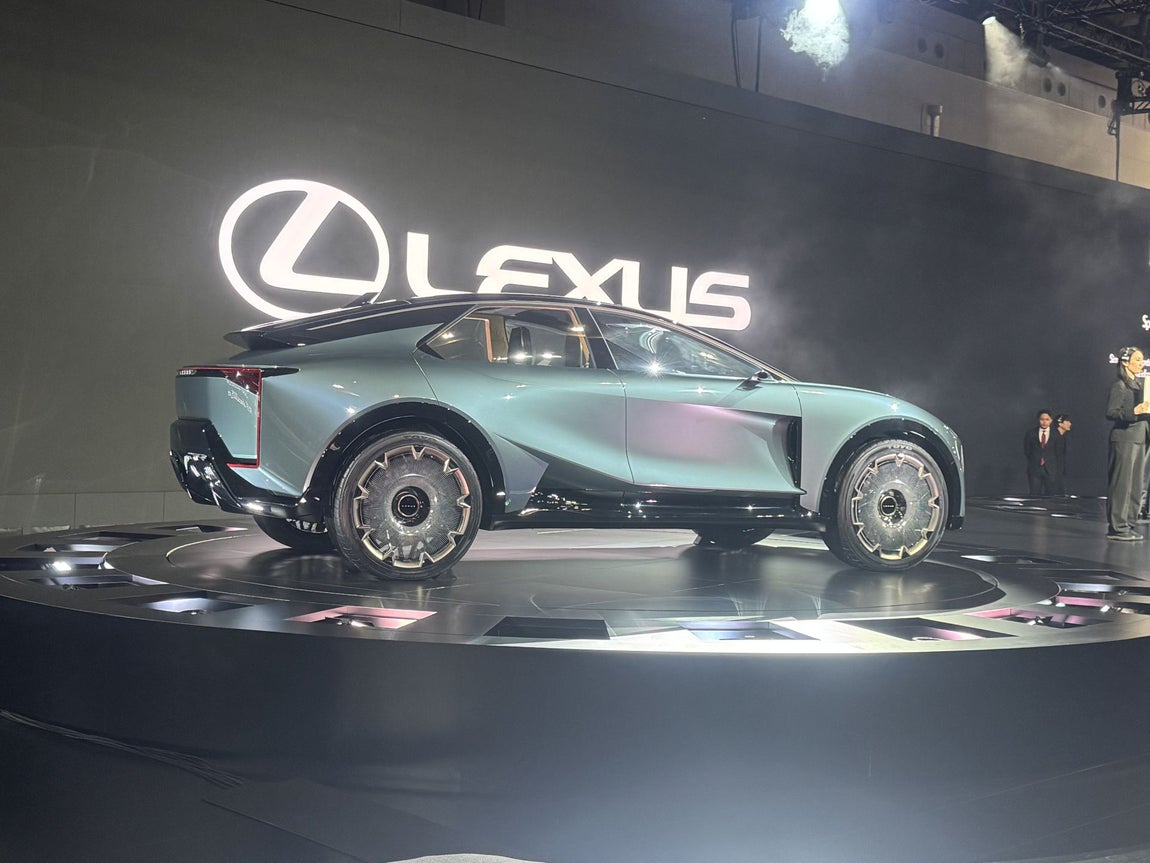 Diseños futuristas en las presentaciones de automóviles en el Japan ...