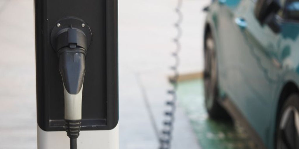 Solo el 18% de los municipios ofrecen incentivos fiscales para cargadores de vehículos eléctricos