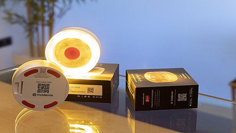 Balizas V-16: la DGT se defiende de la denuncia de Facua y culpa al Tribunal Supremo