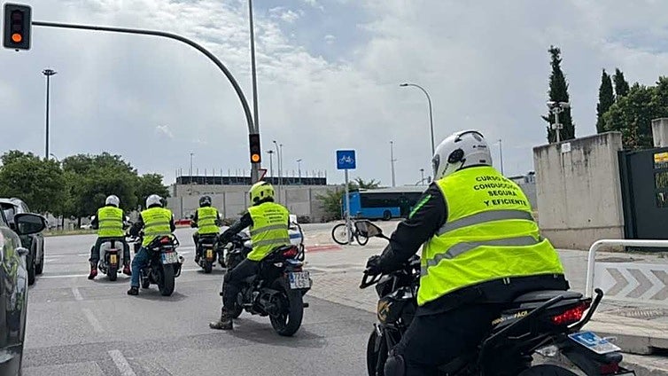 Así son los cursos para coche y moto de la DGT que todo conductor debería hacer