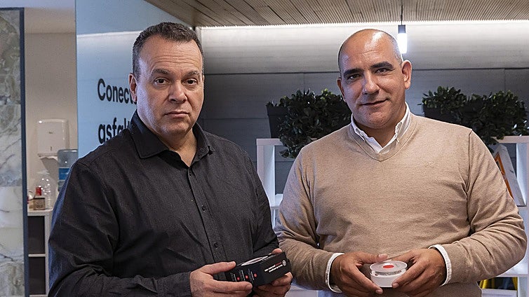 Los creadores de la baliza V16, sin rodeos sobre el dinero que van a ganar gracias a este nuevo dispositivo: «No nos vamos a hacer millonarios»