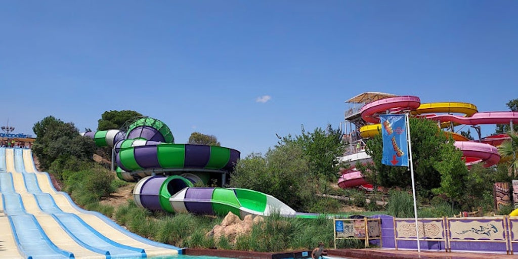 BusForFun y Aquopolis Villanueva, diversión con movilidad sostenible