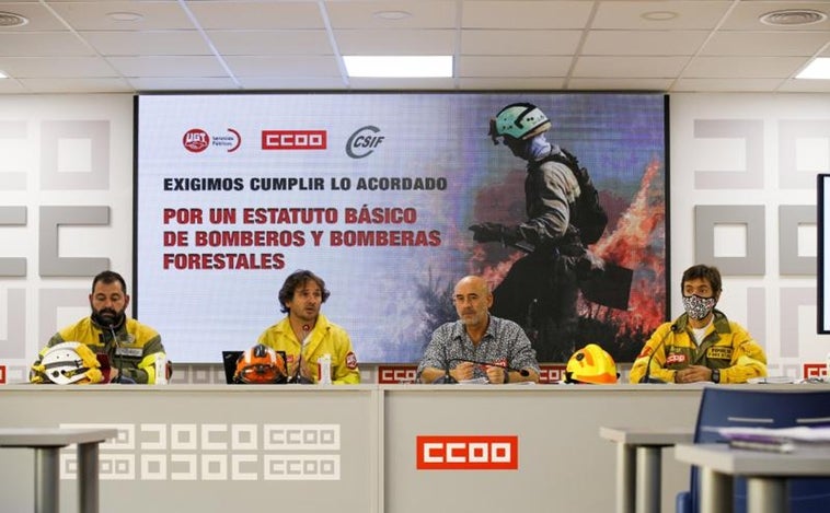 Los bomberos forestales anuncian paros y concentraciones para luchar por un Estatuto profesional