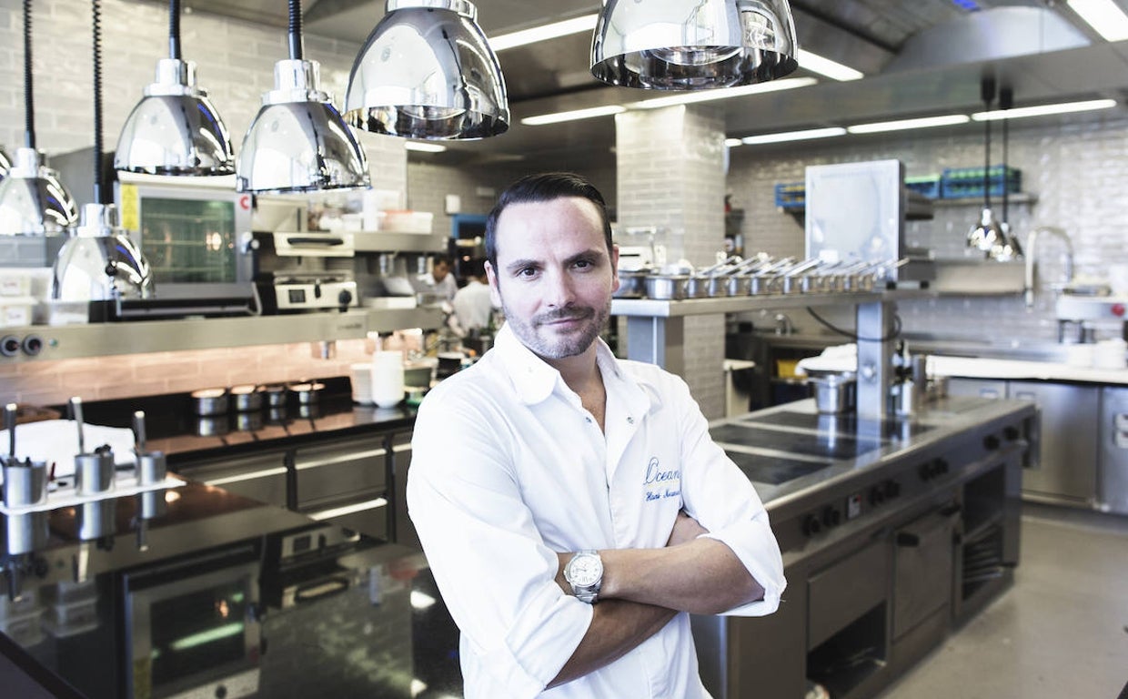 Hans Neuner en las cocinas de Ocean, el dos estrellas Michelin del resort Vila Vita Parc del Algarve