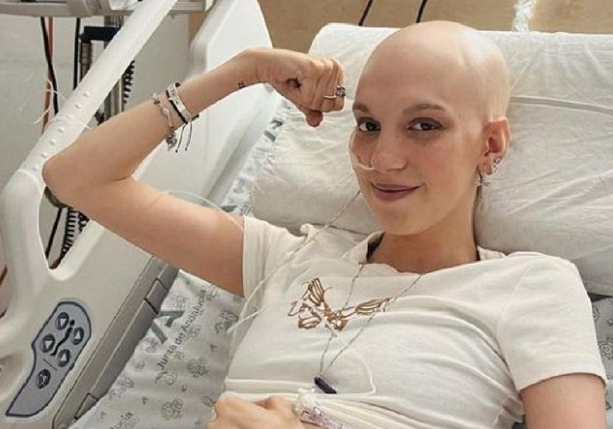 Elena Hueva, durante una de sus estancias en el hospital