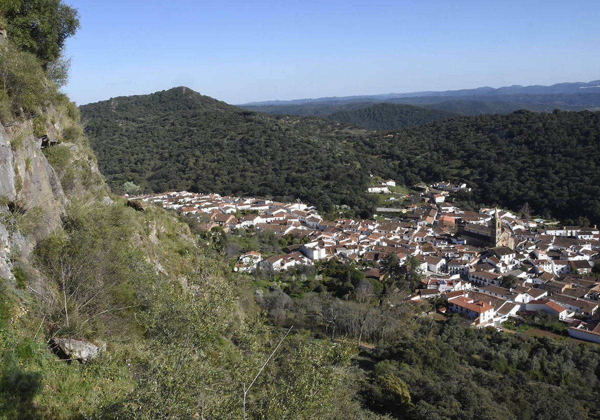 Vista de Alájar desde la Peña