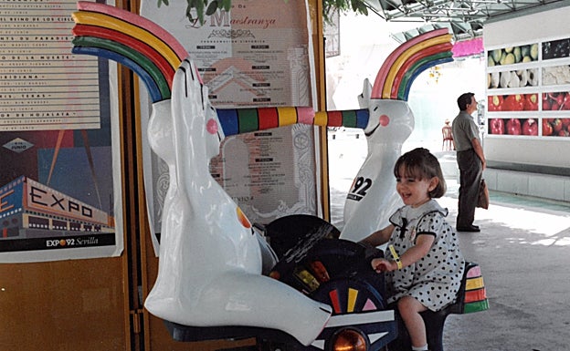 Curro y hablaba presentándose e invitando a dar un paseo con él