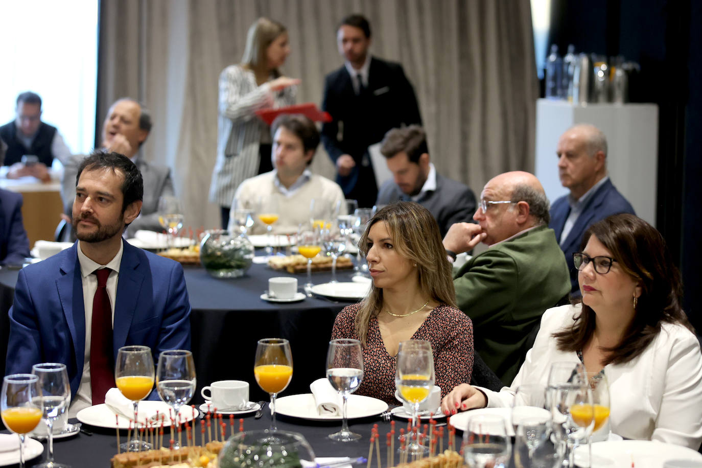 La conferencia del director general de Unieléctrica en la &#039;Mirada Económica&#039;, en imágenes