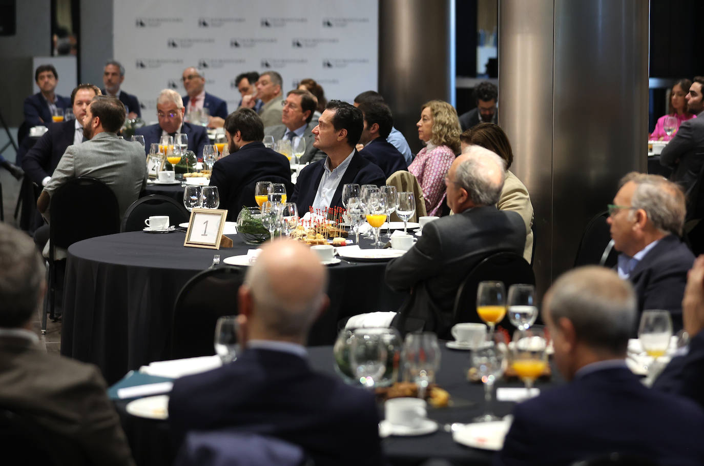 La conferencia del director general de Unieléctrica en la &#039;Mirada Económica&#039;, en imágenes