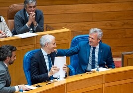 La remodelación del gobierno gallego encrespa a la oposición