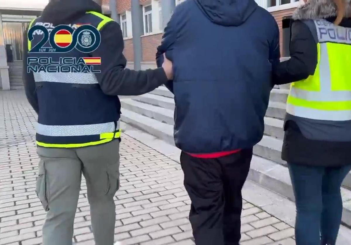 Momento de la detención por parte de la Policía Nacional