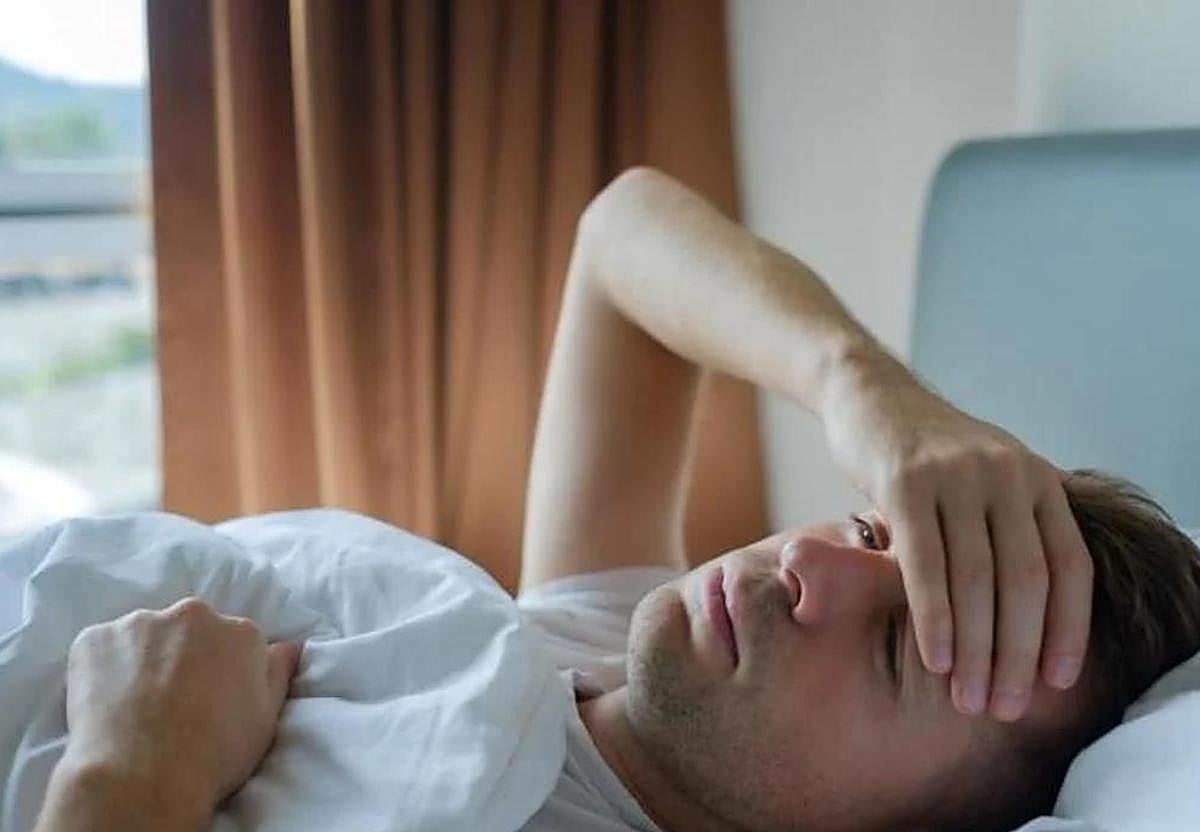 Una doctora señala qué debemos comer para evitar la resaca: «Aumenta el calcio y la vitamina B»