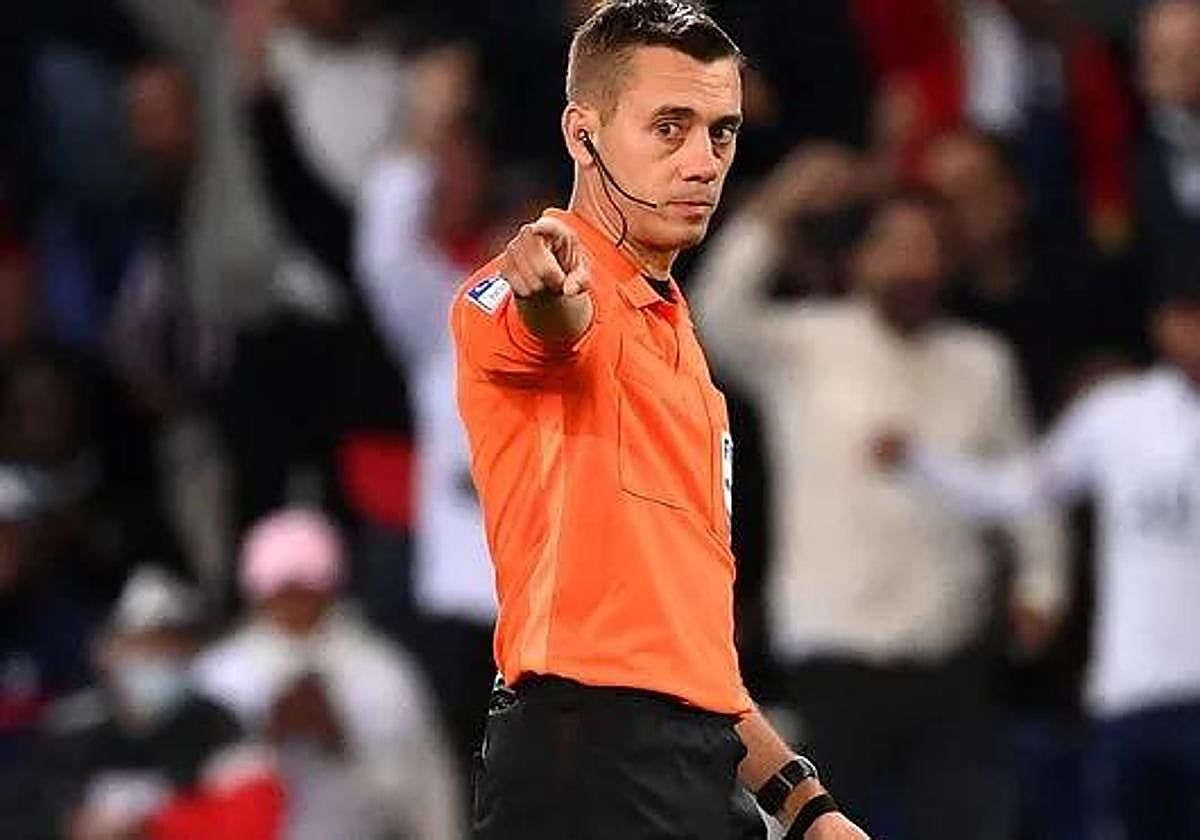 Clément Turpin, el árbitro del derbi Real Madrid - Atlético de Madrid de la Champions League hoy