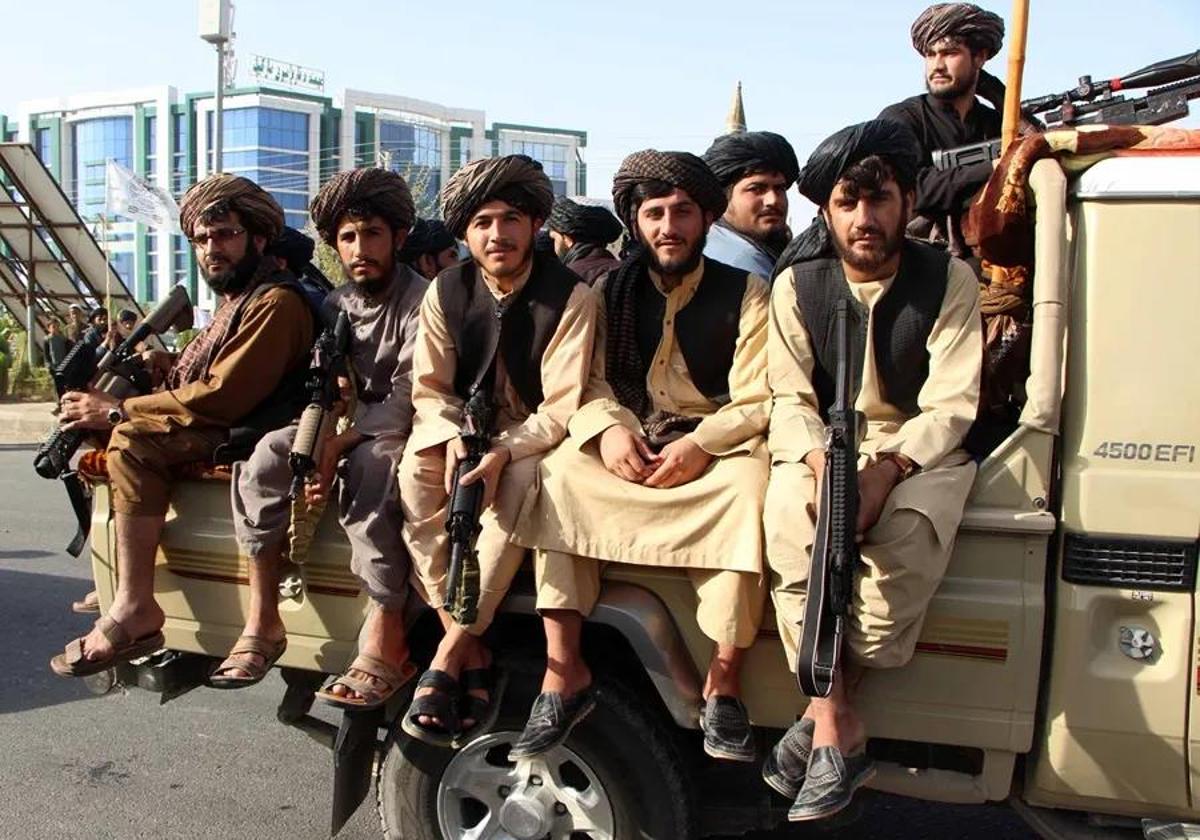 Rusia retira a los talibanes de su lista de grupos terroristas