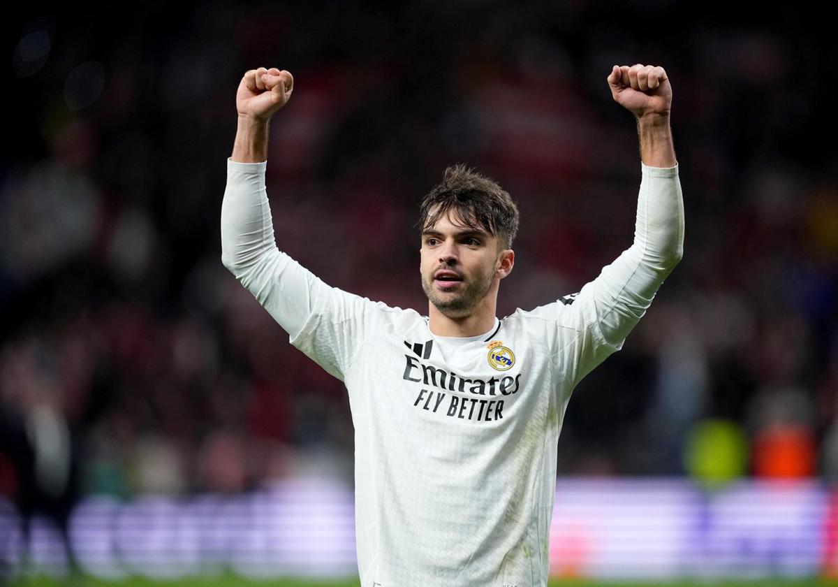 La vida personal de Raúl Asencio: de dónde es, su pareja, su proyección en el Real Madrid y por qué le pitan en los partidos