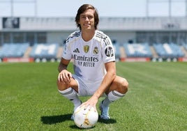 Quién es Álvaro Carreras, el lateral izquierdo fichado por el Real Madrid: edad, cuántos millones costó y su relación con Raúl Asencio