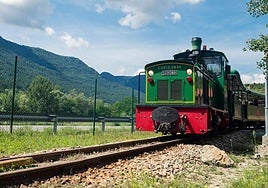 La ruta en tren que tiene 100 años que puedes hacer en el Pirineo de Cataluña: dónde está, recorrido y cómo llegar
