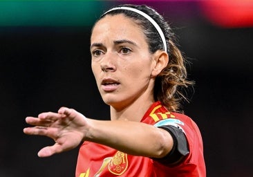 La vida personal de Aitana Bonmatí: el origen de sus apellidos, sus estudios y su relación con Xavi Hernández