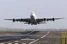 La regla secreta entre piloto y copiloto para la seguridad en los vuelos en avión: «Si ocurre, a ver qué pasa a bordo»